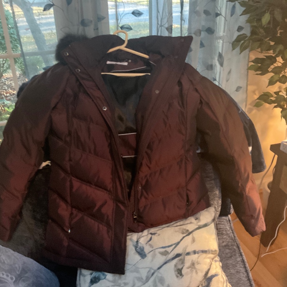 Woman’s Calvin klein down coat with hood